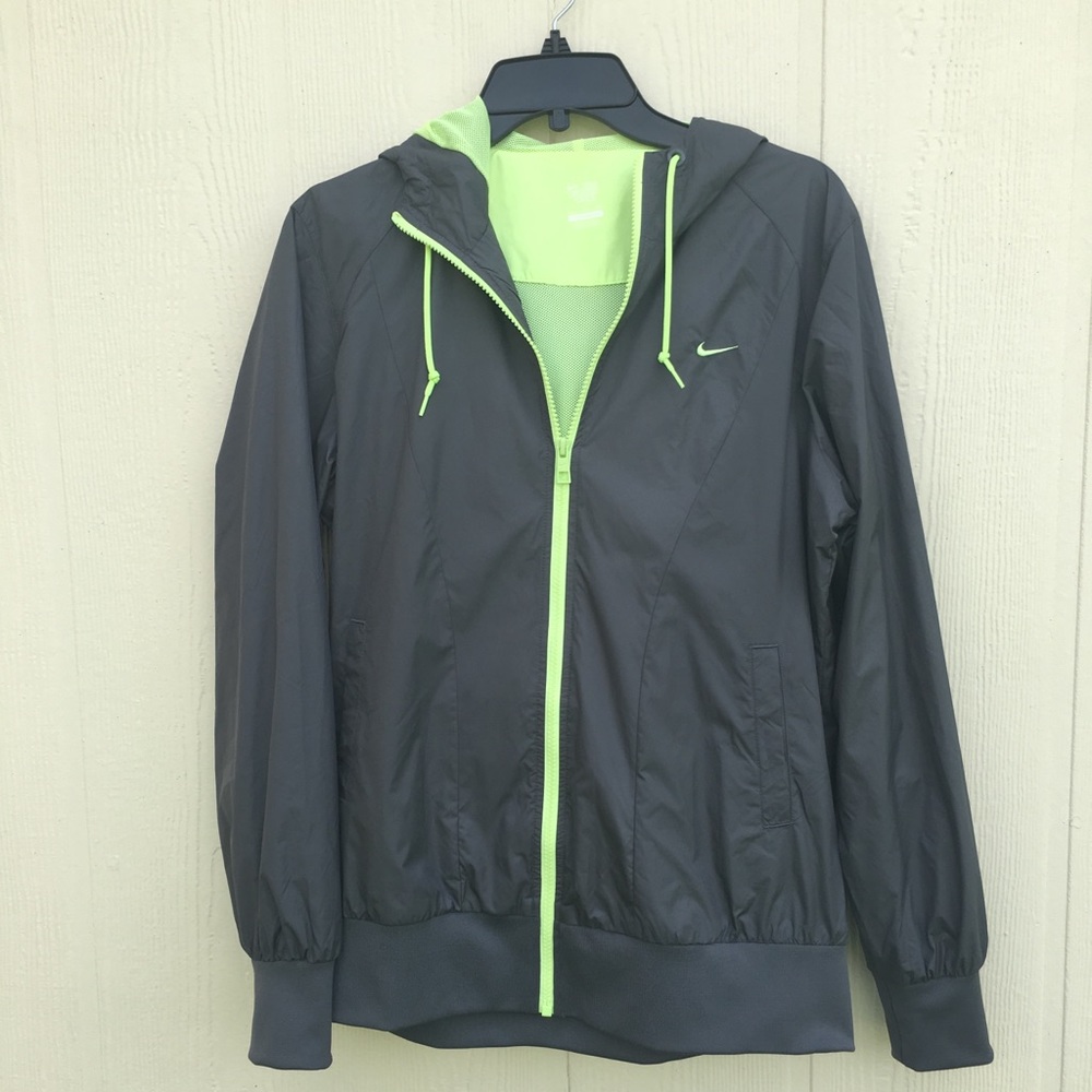 NWOT Women’s Nike Jacket Retails $67